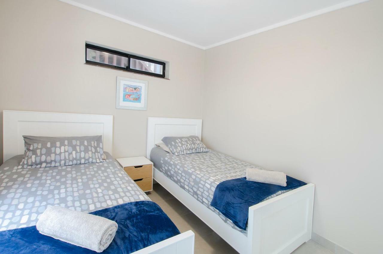 Herolds Bay Accommodation - Hiers Ons Weer Downstairs Екстериор снимка