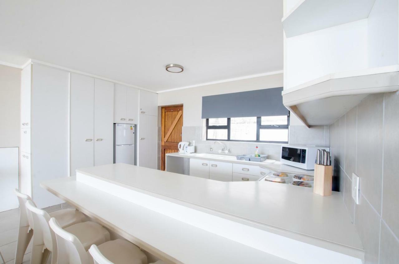 Herolds Bay Accommodation - Hiers Ons Weer Downstairs Екстериор снимка